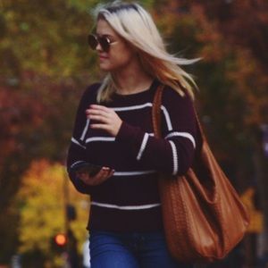 hollister women’s sweater!!!